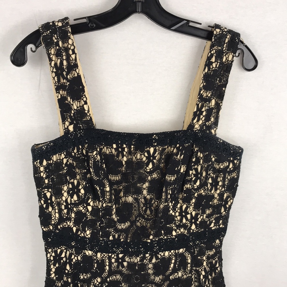 Kay Unger 6 black lace square neck
